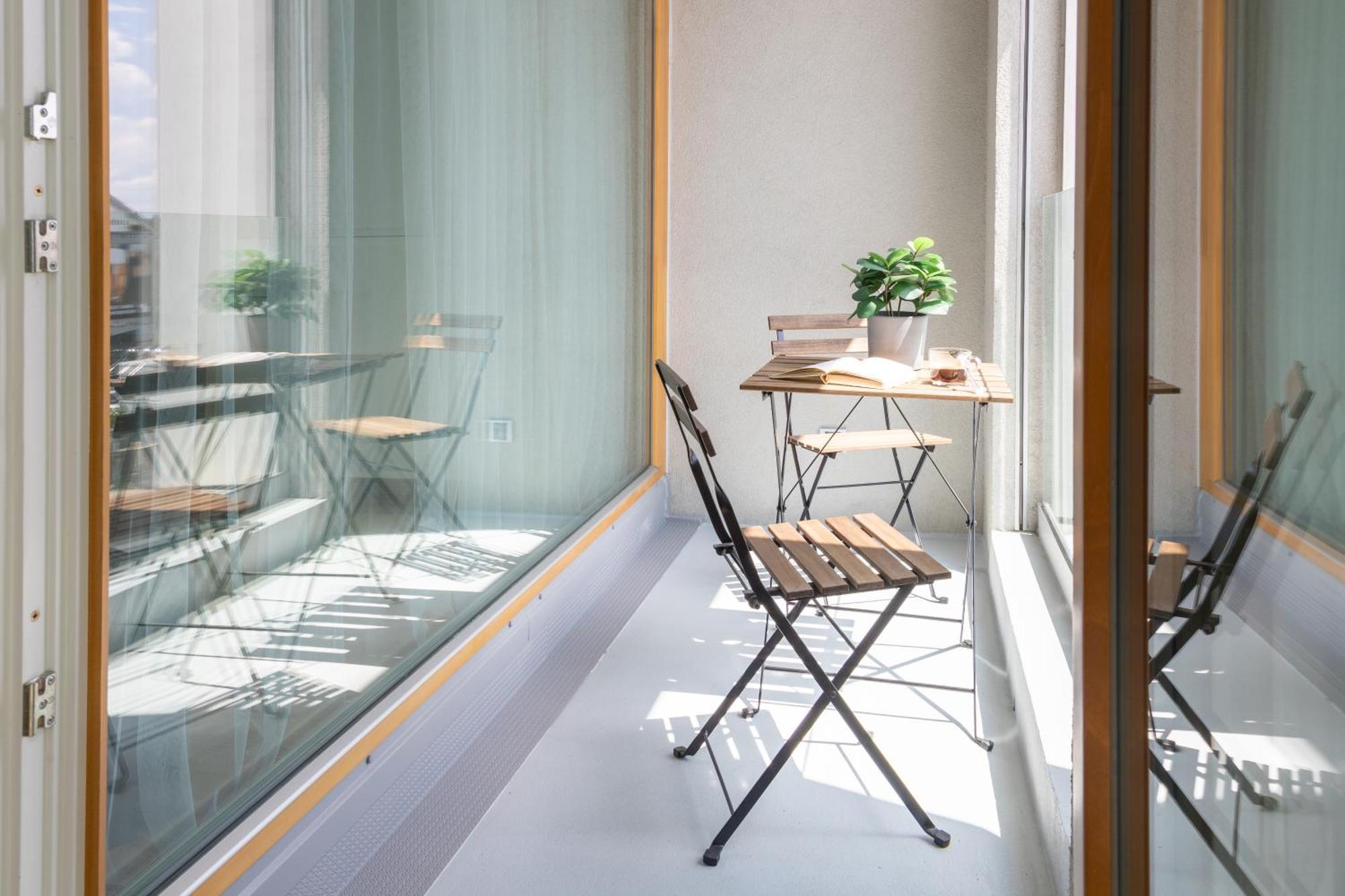 Days - 2bdr - Balcony - Garage Parking - Easy Center Access Apartmán Prague
